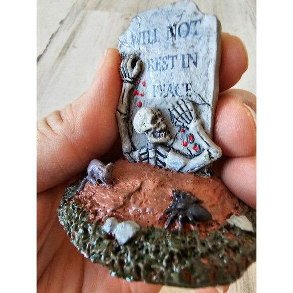 Lemax‎ skeleton tombstone will not rest in peace Halloween decor accessory rat - Picture 7 of 7
